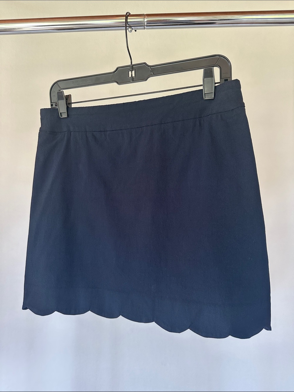 J. McLaughlin Women's Navy Scalloped Hem Skort - Medium